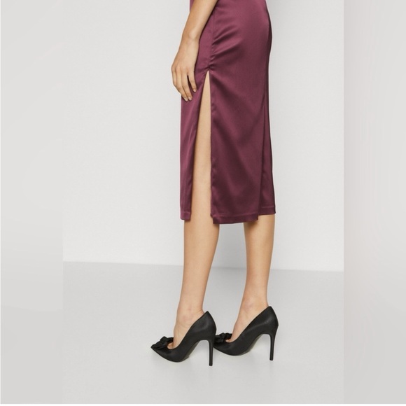 Abercrombie & Fitch Plum Satin Column Midi Dress - Picture 2 of 6